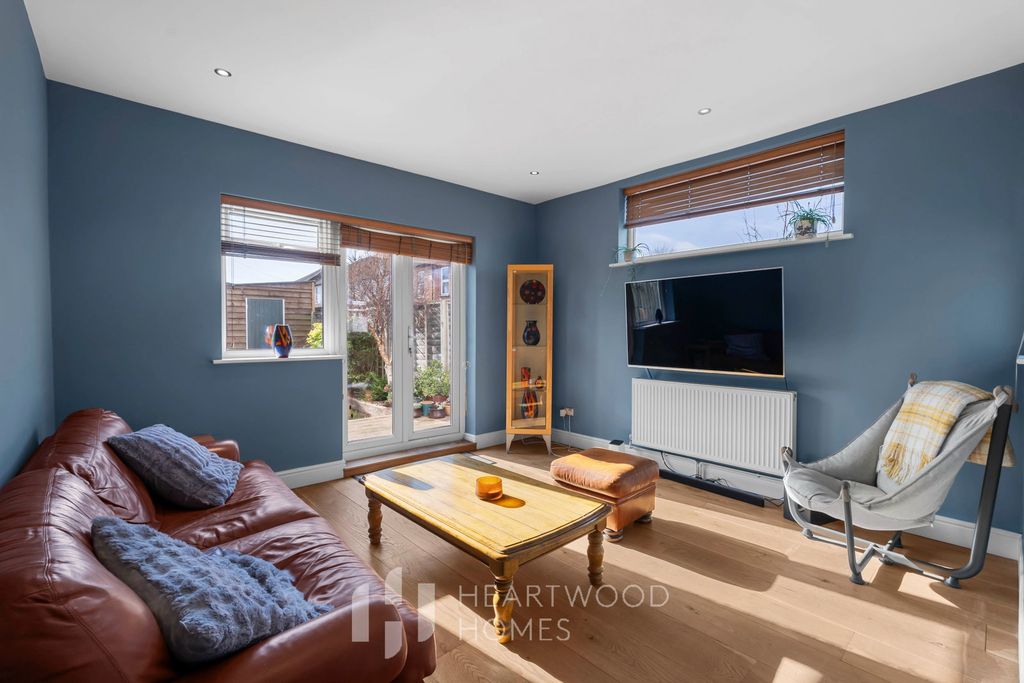 Property photo 1 of 16