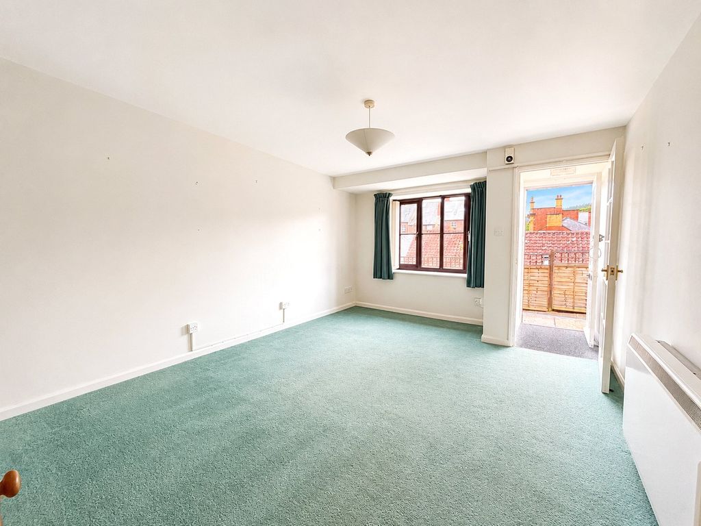 Property photo 2 of 11 2 - Picture No. 03
