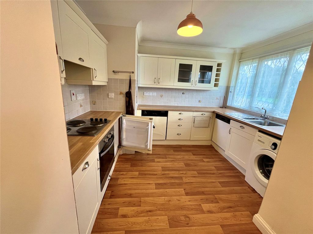 Property photo 2 of 13 Picture No. 12