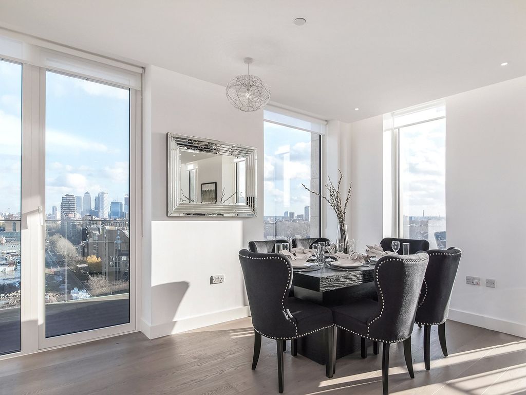 Property photo 2 of 37 London Dock