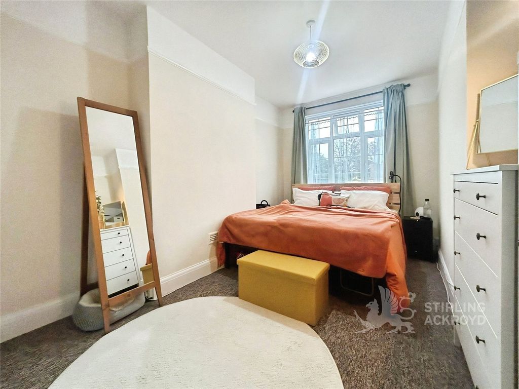 Property photo 2 of 5 Bedroom