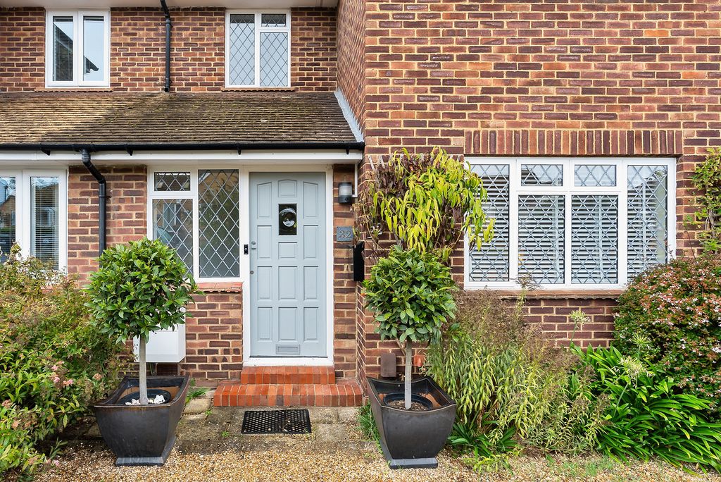 Property photo 1 of 32