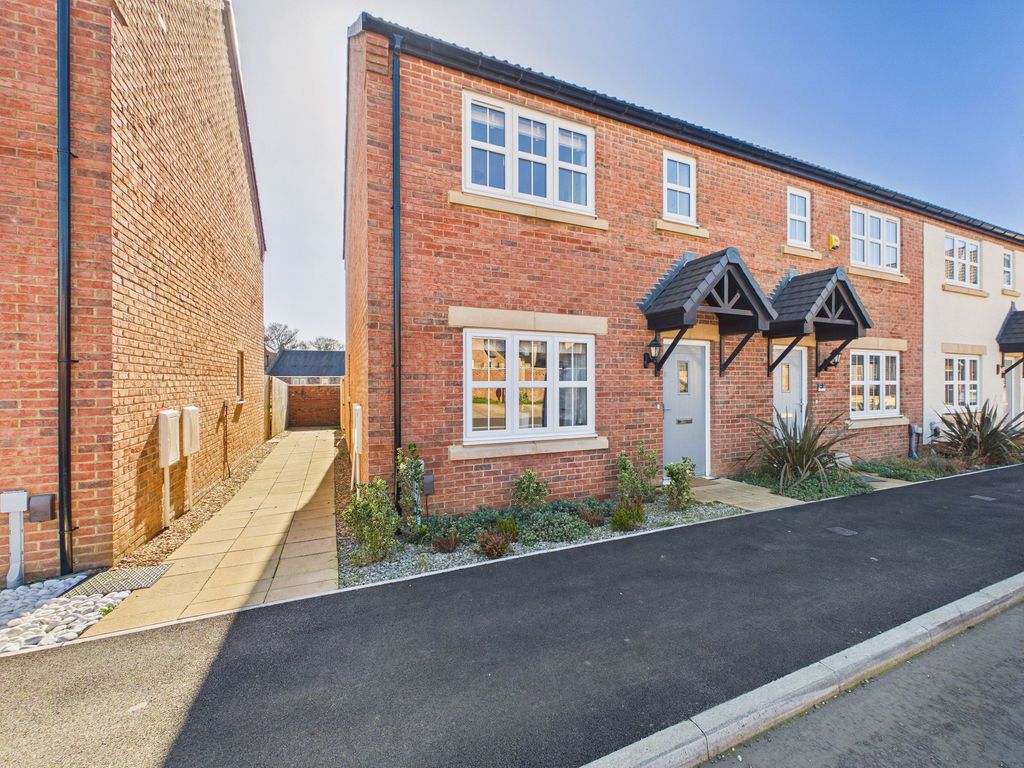 Property photo 1 of 13 External