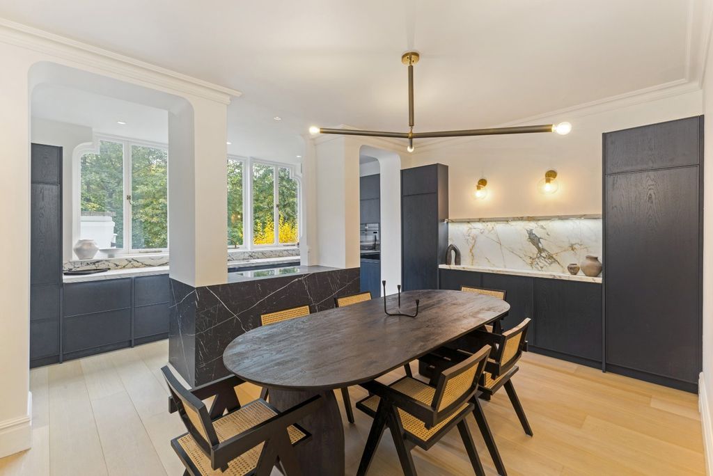 Property photo 2 of 25 Dinning Room