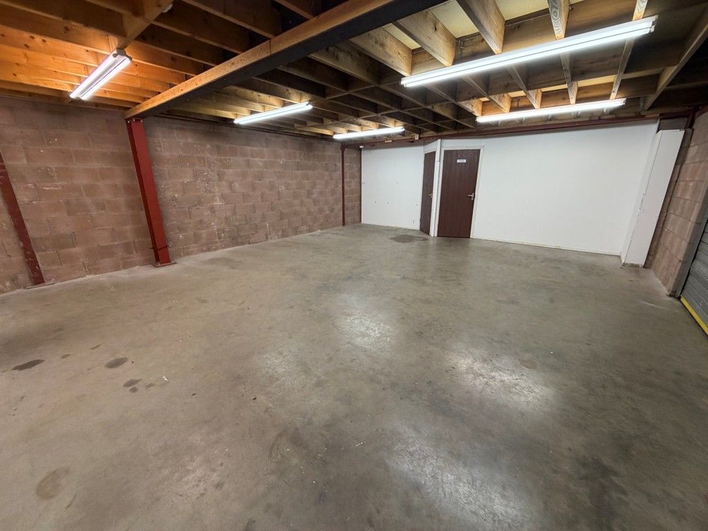 Property photo 3 of 9 Photo 8