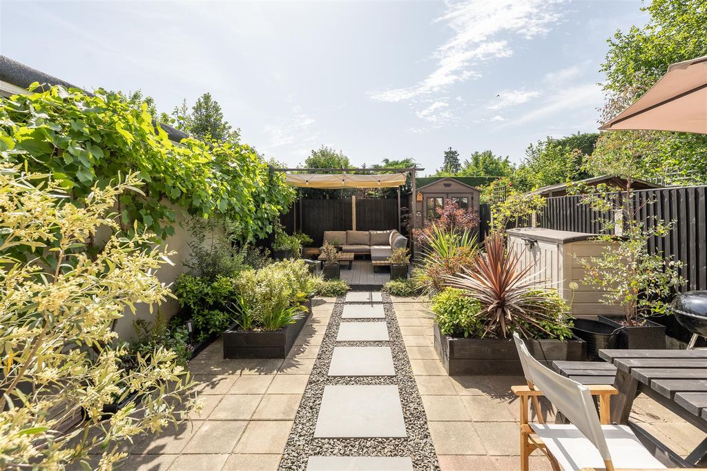 Property photo 2 of 29 Garden-1.Jpg
