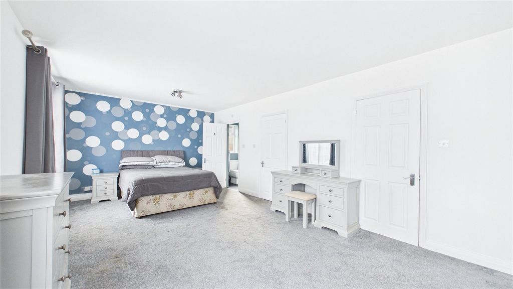 Additional image 6 of 2 bed bungalow for saleLightwater, Surrey GU18