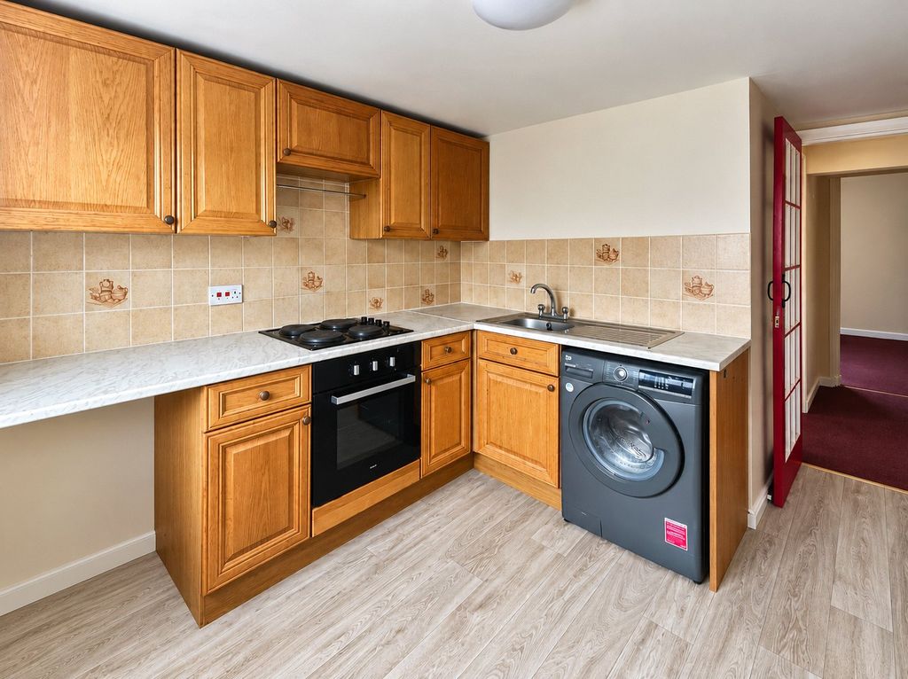 Property photo 2 of 8 Picture No. 25
