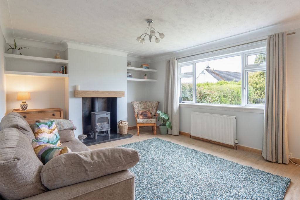 Property photo 2 of 33