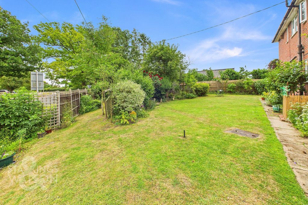 Property photo 3 of 28