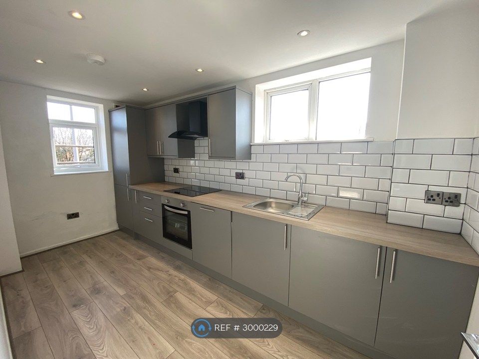Property photo 1 of 14 Fully Fitted Kitchen