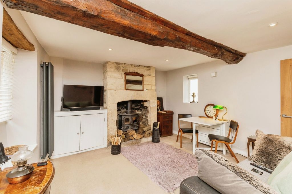 Property photo 2 of 10 Living Room