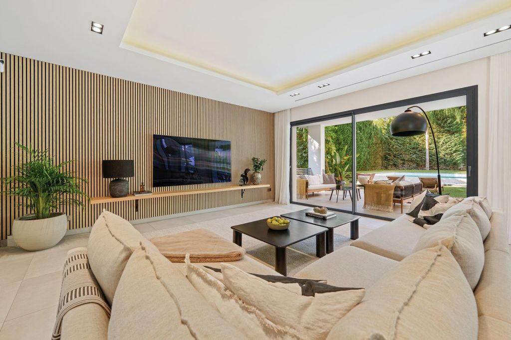 Property photo 2 of 50