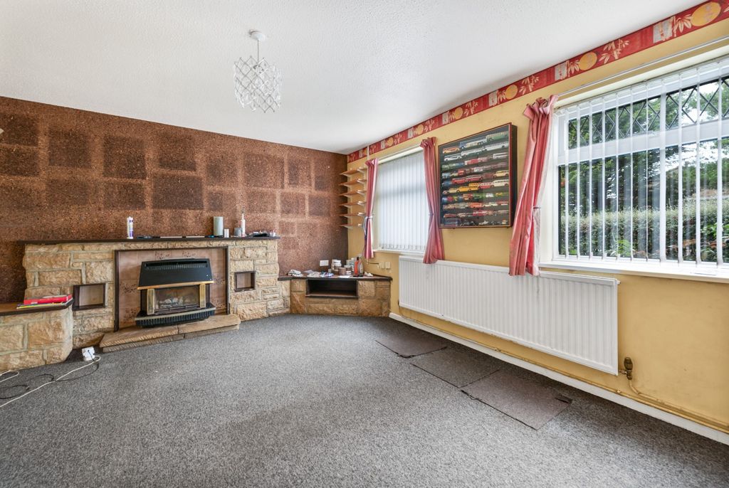 Property photo 2 of 15 4589996