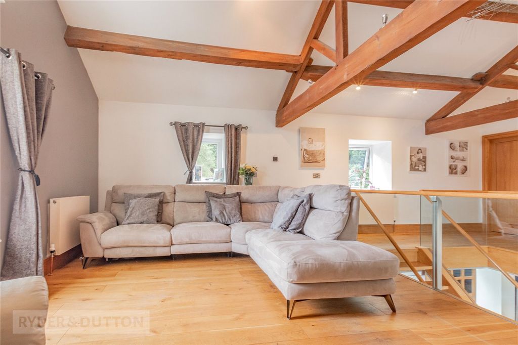 Property photo 3 of 41 Sitting Room