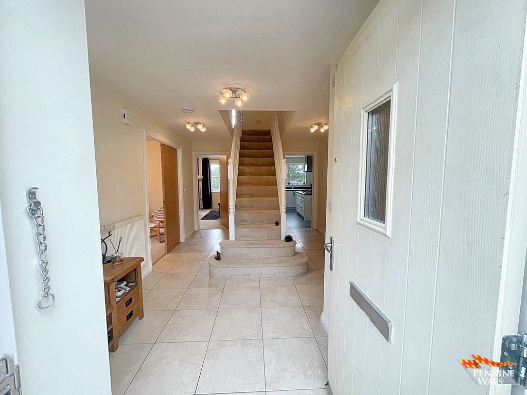 Property photo 2 of 30