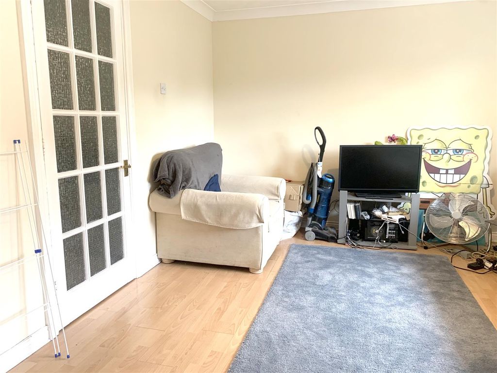 Property photo 3 of 12