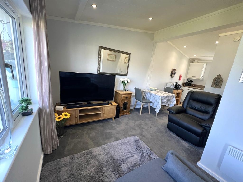 Property photo 3 of 16 13.Jpg