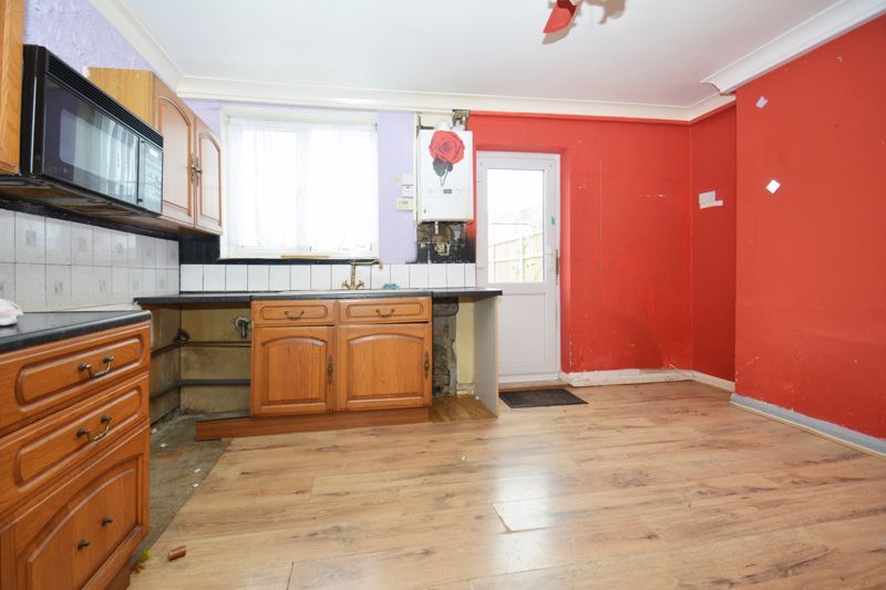 Property photo 3 of 9 Photo 8