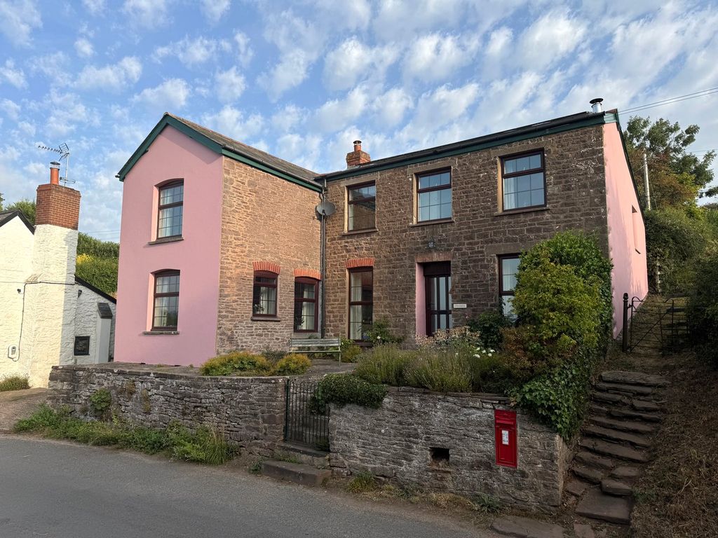 Property photo 1 of 28
