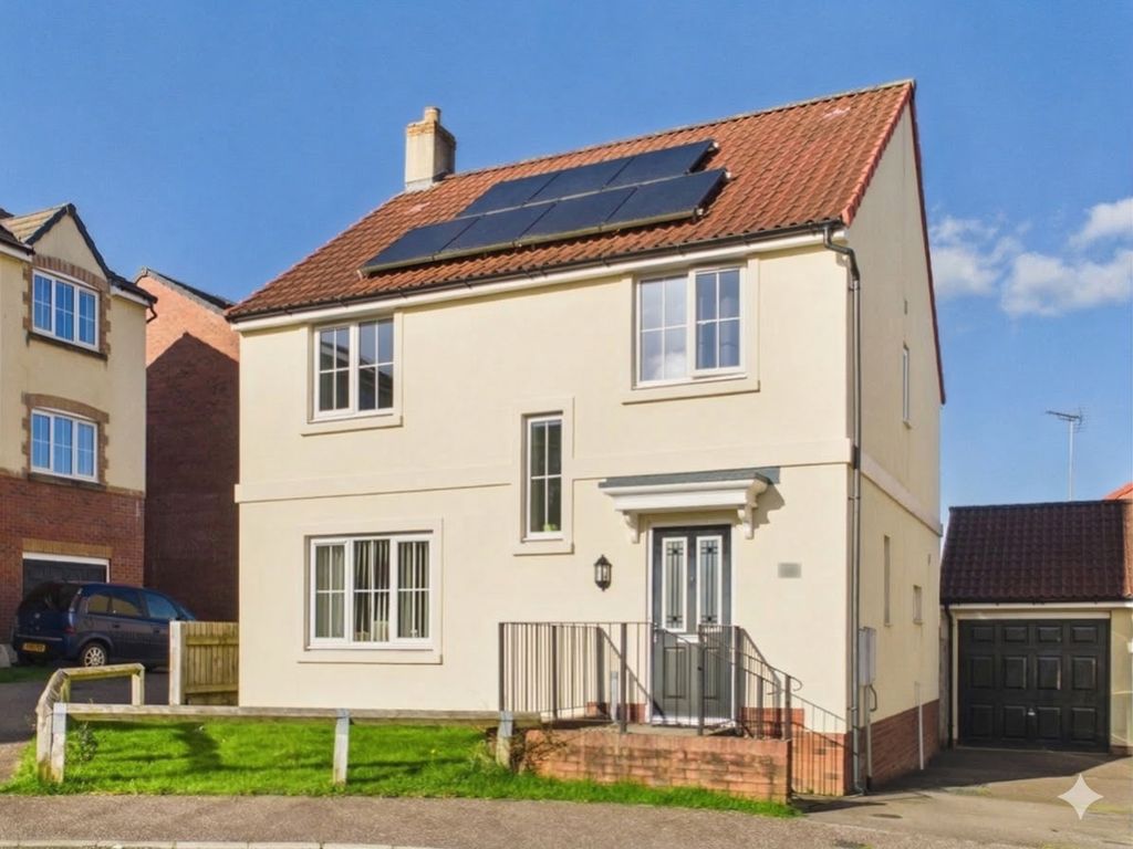 Property photo 1 of 12 Ewemove South Molton - 19 Sycamore Drive