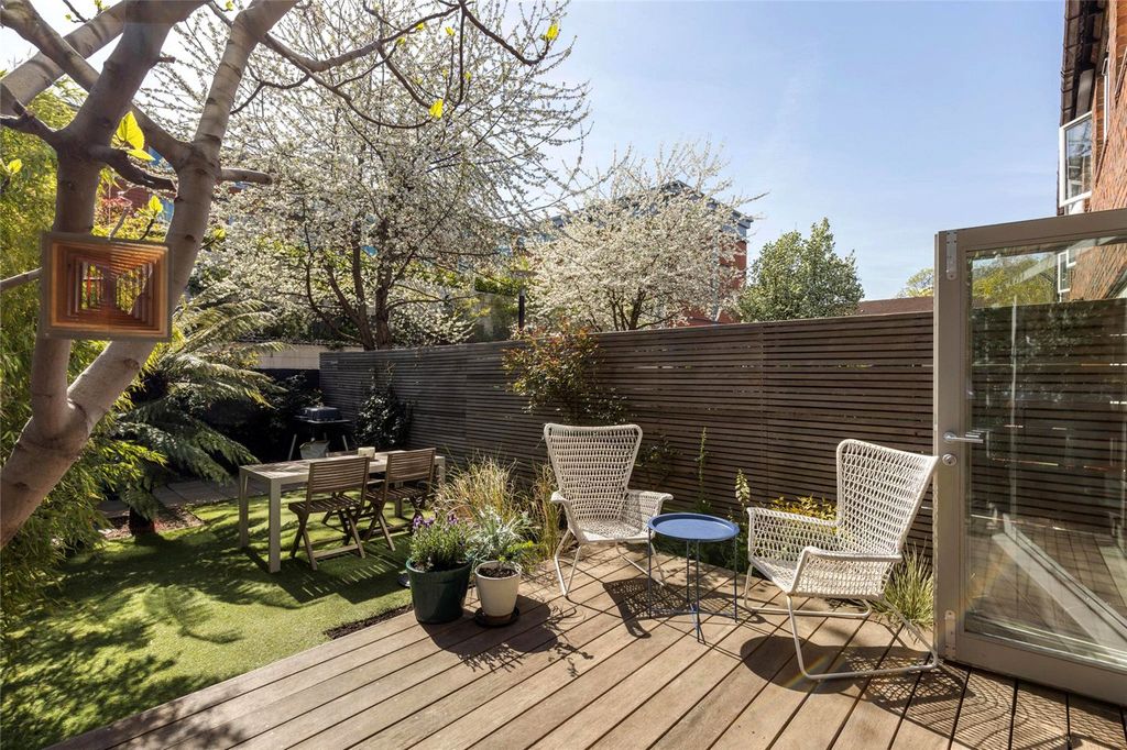 Property photo 2 of 19 Picture No. 03