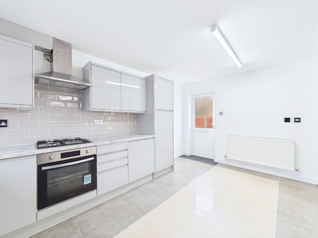 Property photo 2 of 14 4935274