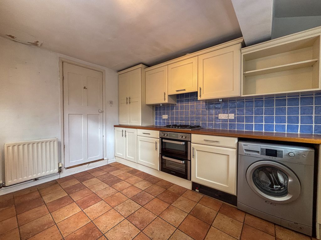 Property photo 3 of 28 Kitchen