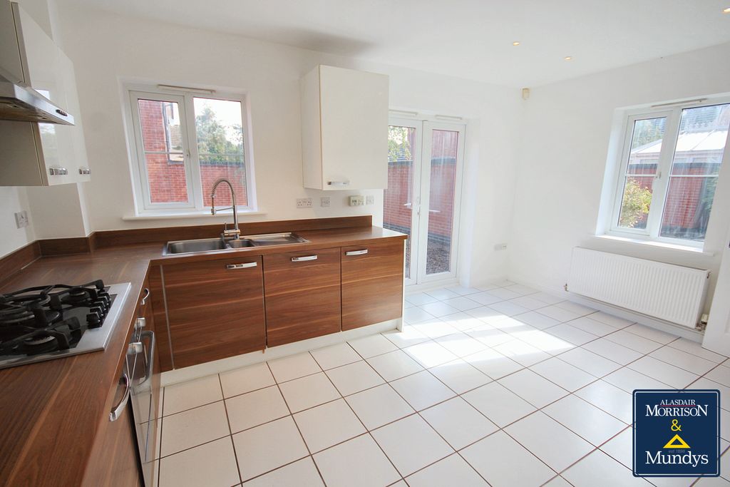 Property photo 3 of 14 Kitchen Diner
