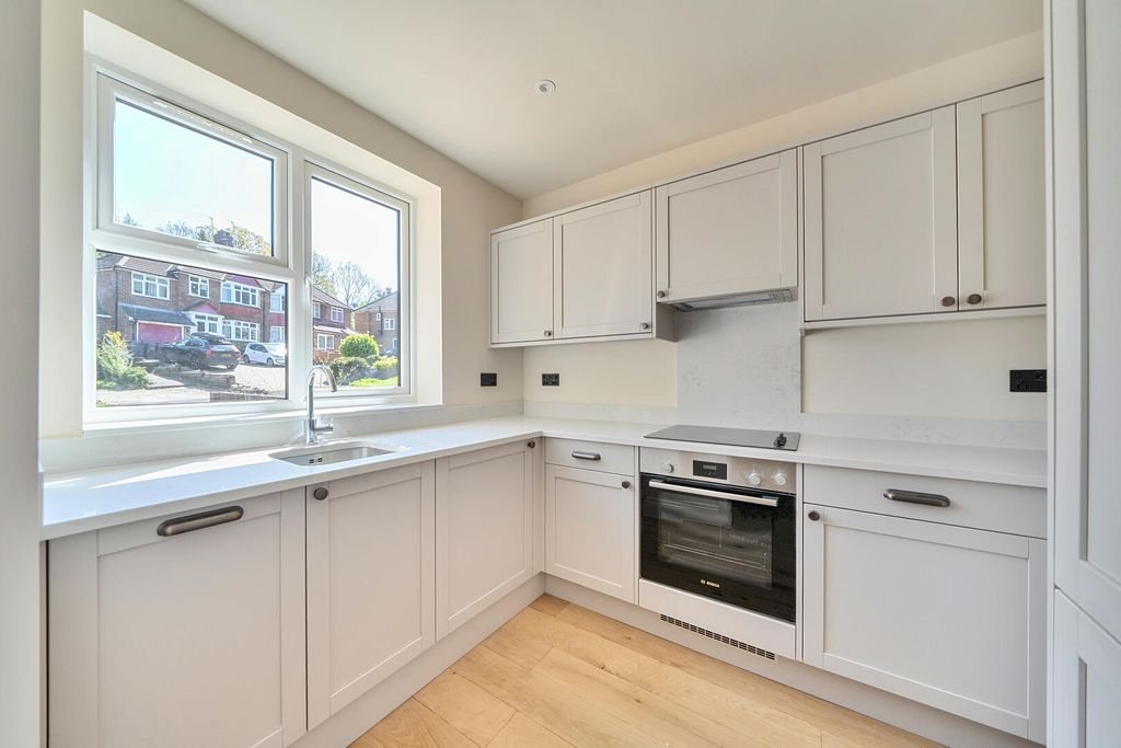Property photo 2 of 10 Kitchen