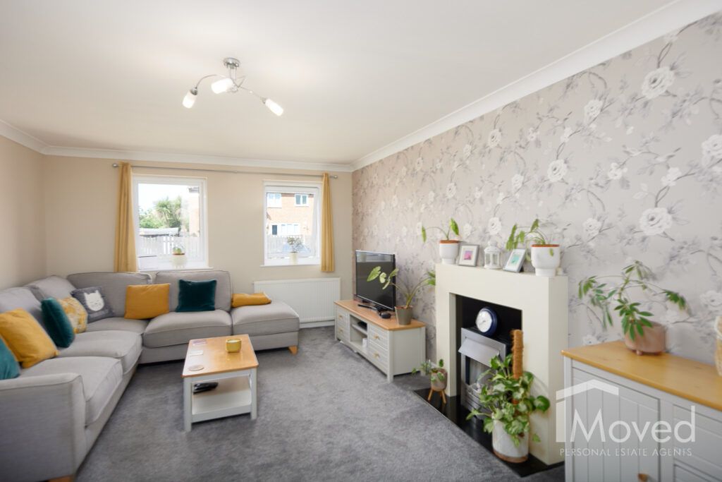 Property photo 2 of 19 _6__6694_Lounge