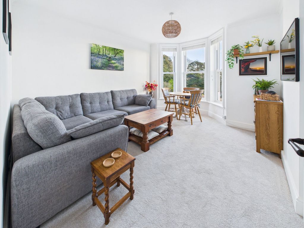 Property photo 3 of 11