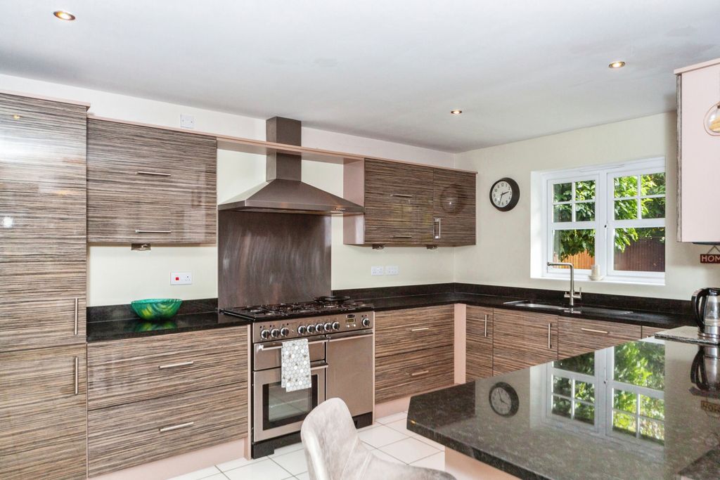 Property photo 2 of 27 Img_5678
