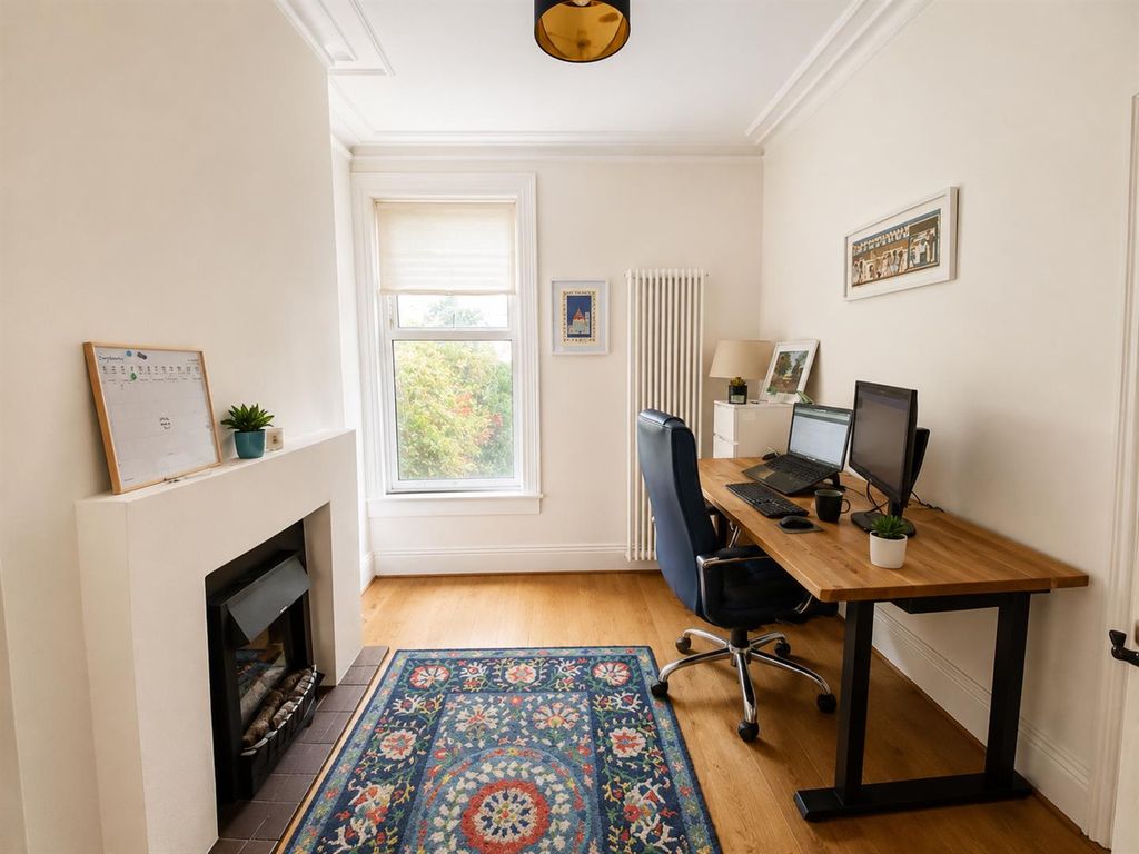 Property photo 3 of 10 0Cf10991-E7ba-438d-A2B2-Eb5Bc36dc34E.Png