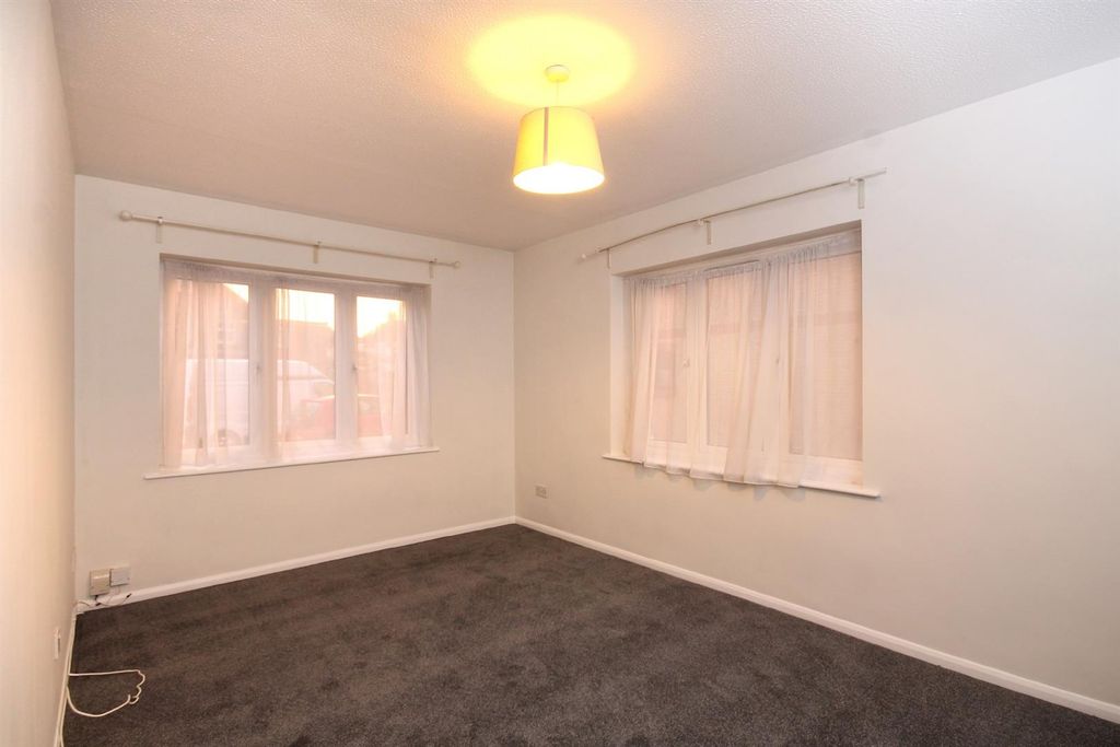 Property photo 3 of 5