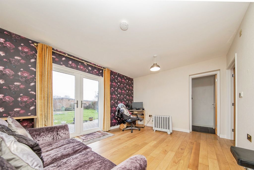 Property photo 3 of 23