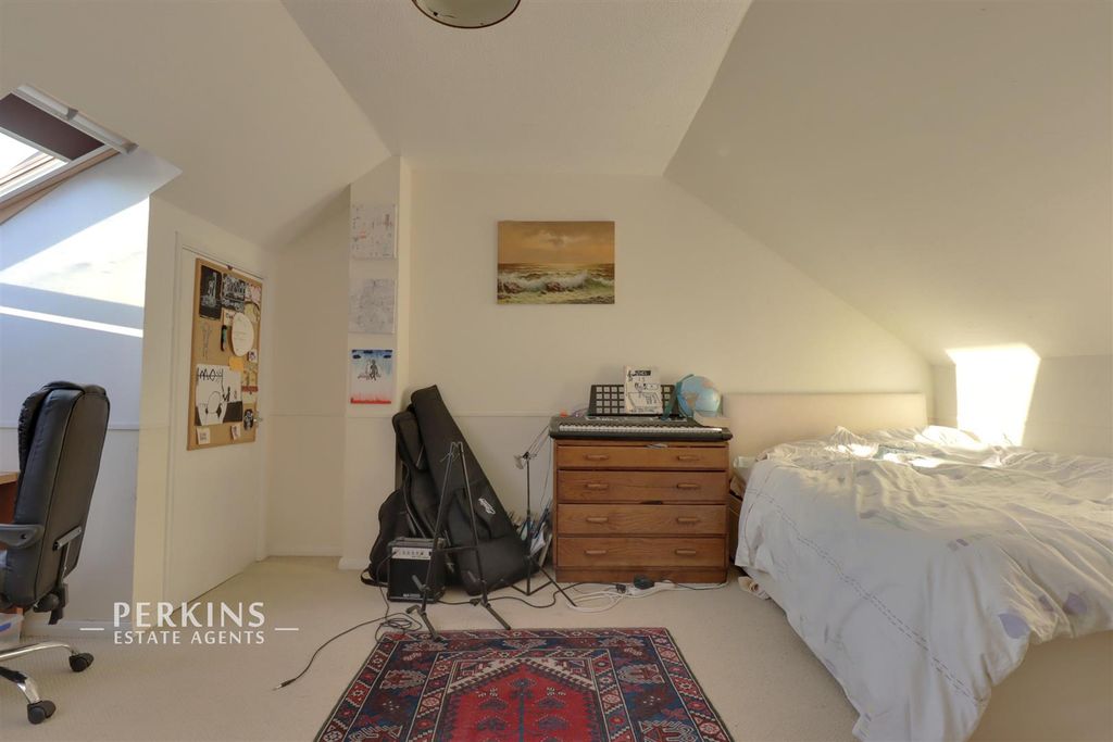 Property photo 1 of 6 Bed 2.Jpg