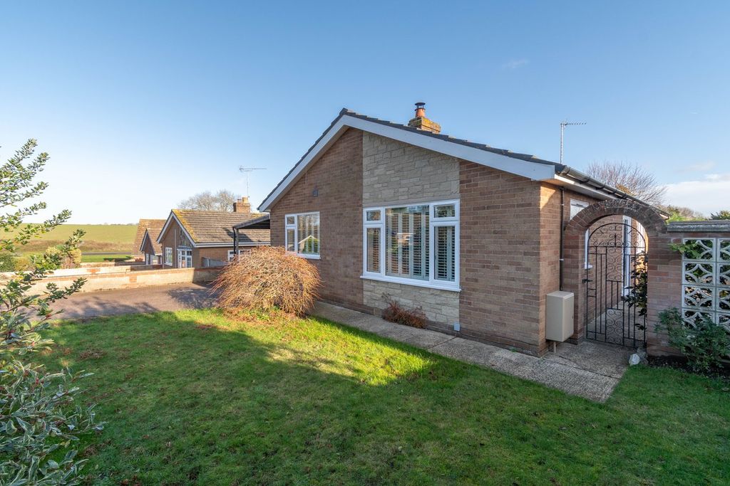 Property photo 2 of 21