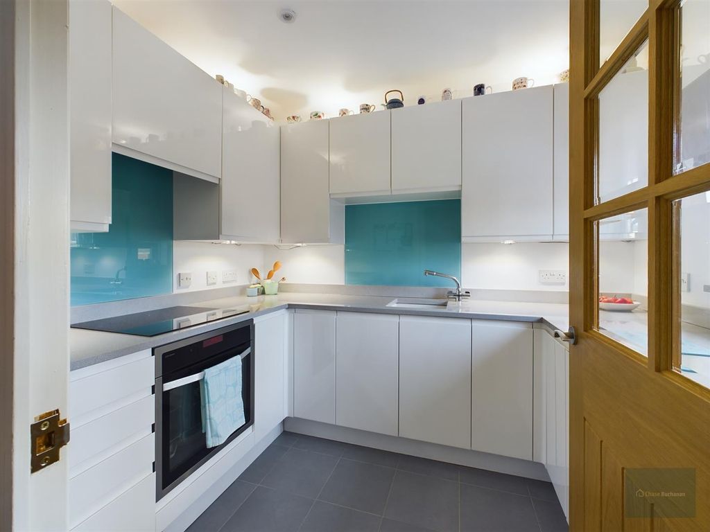 Property photo 3 of 9 Cam02558G0-Pr0083-St