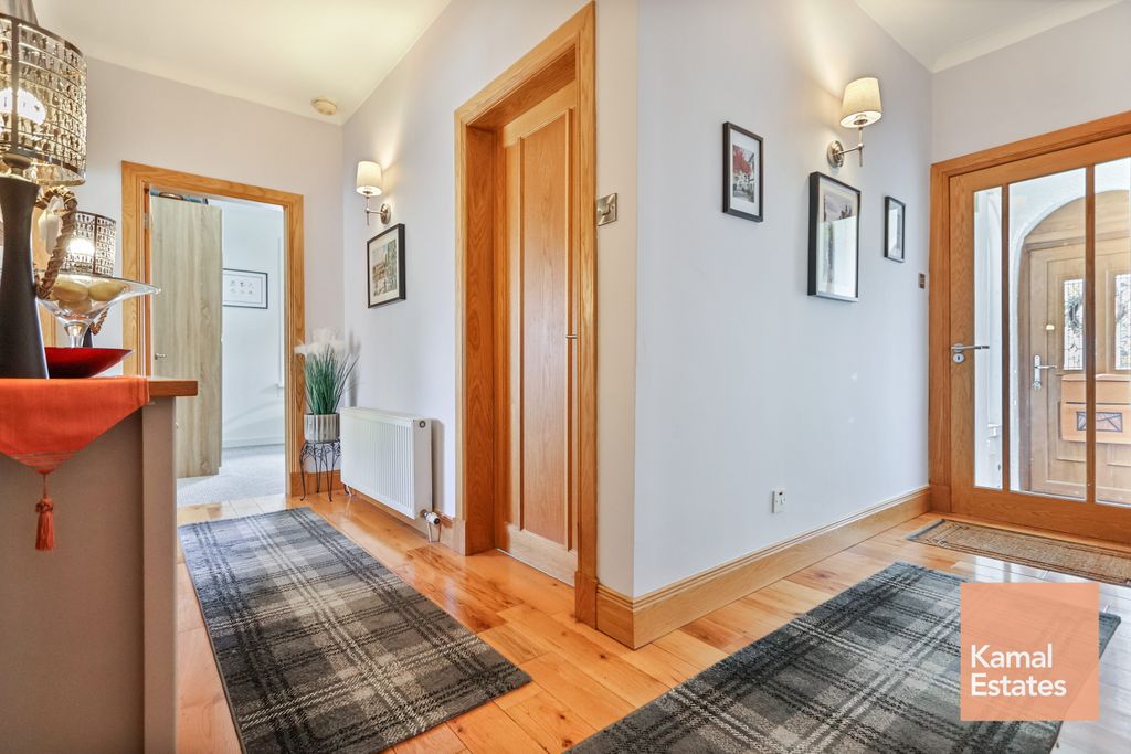 Property photo 3 of 39
