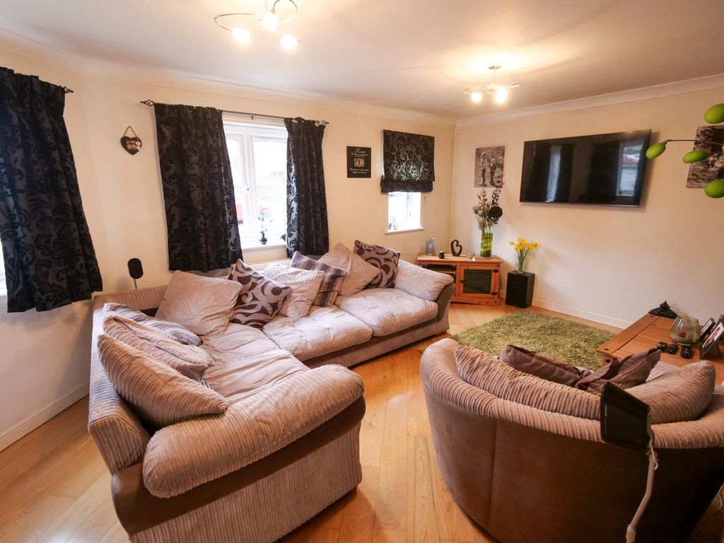 Property photo 2 of 14 Living Room