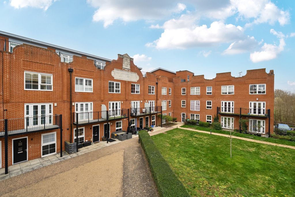 Property photo 1 of 26 1423692-1-69B28cc...