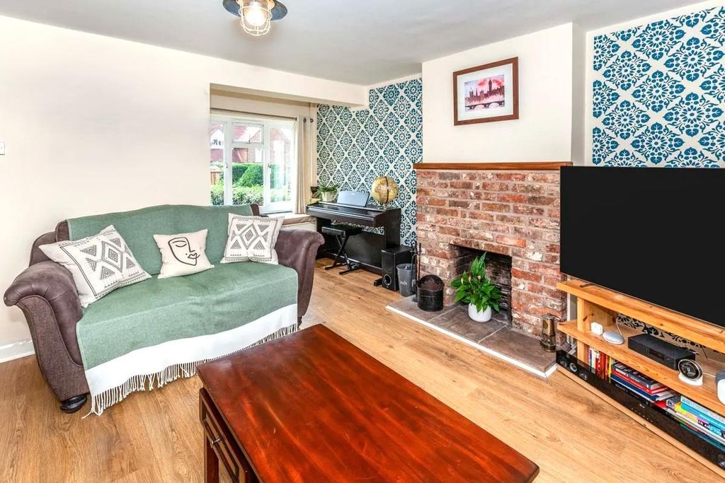 Property photo 3 of 9 Living Room.Jpg