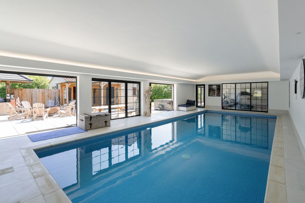 Property photo 2 of 24