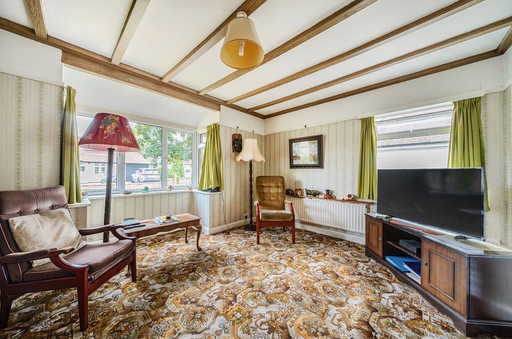 Property photo 2 of 16 1327360-8-6879255...