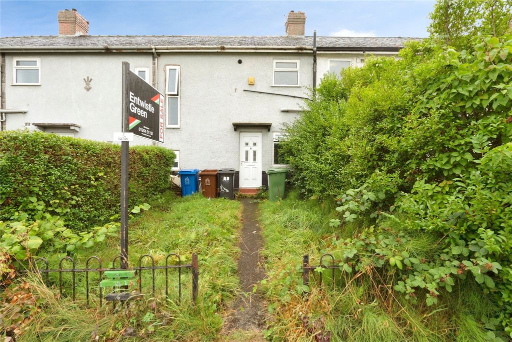 Property photo 1 of 17 External