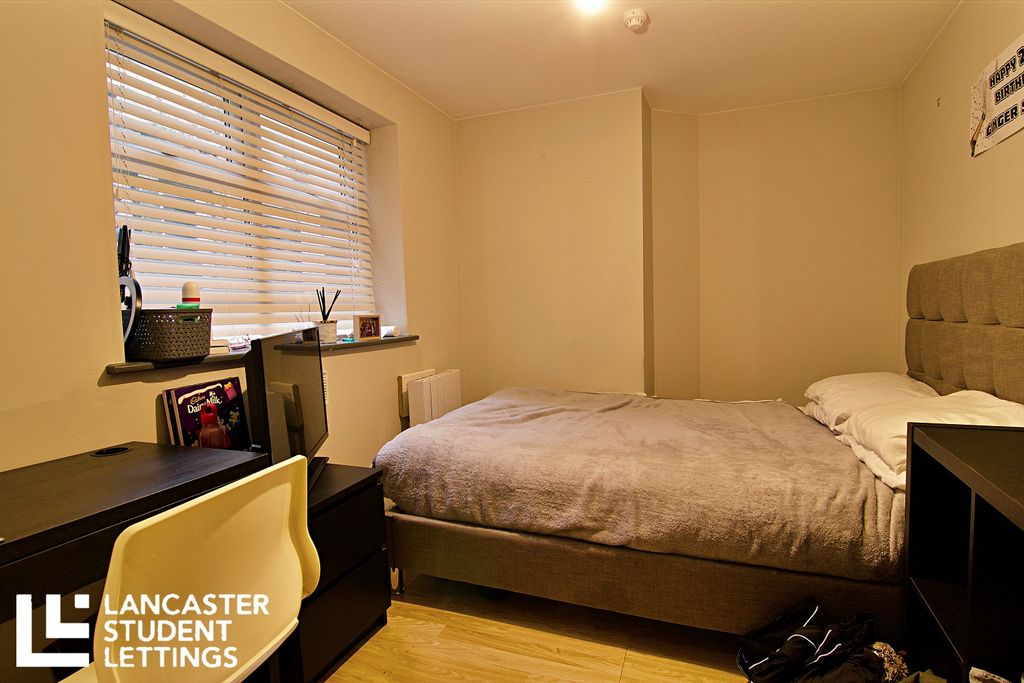 Property photo 3 of 9 Property Photo