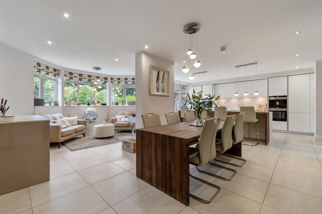 Property photo 3 of 39 2.Jpg