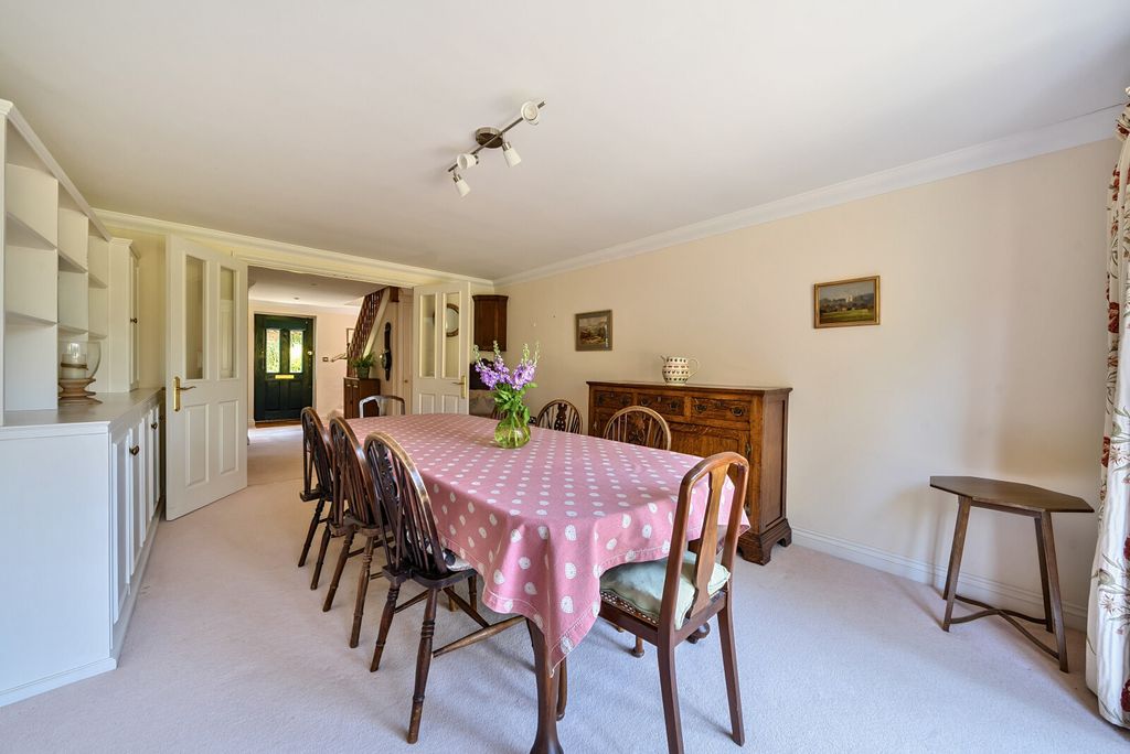 Property photo 3 of 32 1296017-9-682c6Ad...