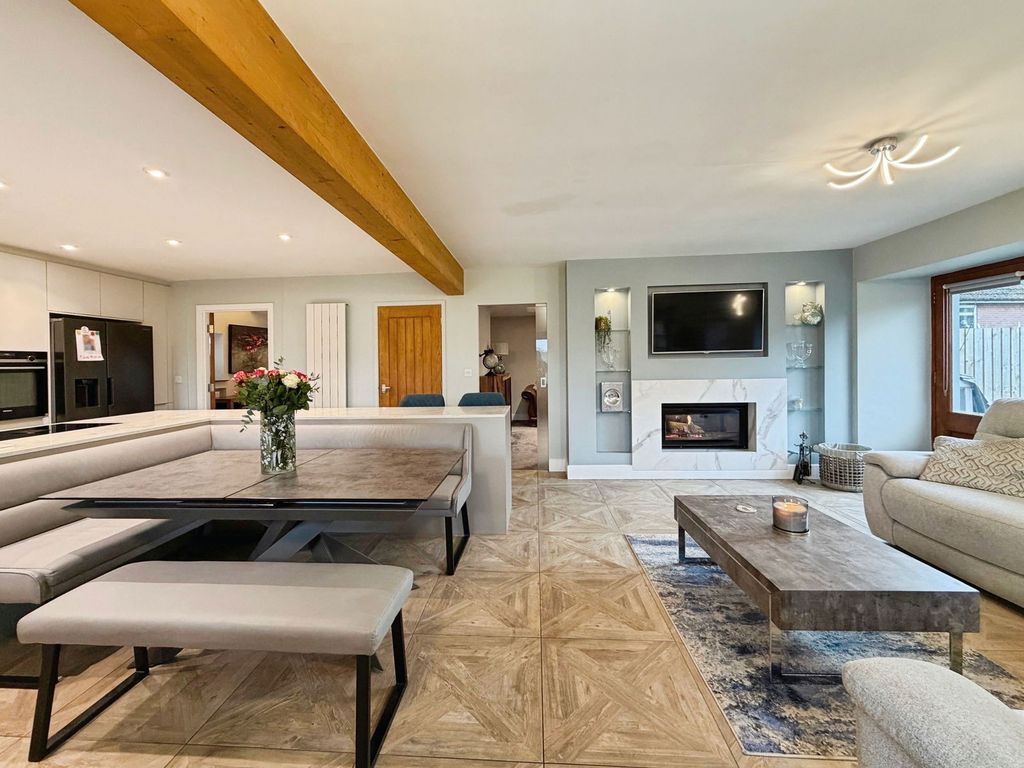 Property photo 2 of 37